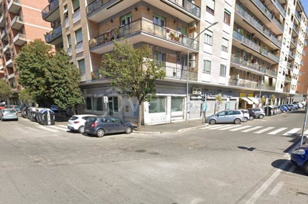 negozio in affitto a Roma in zona Tuscolano