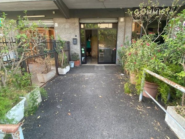 negozio in affitto a Roma in zona Torrevecchia