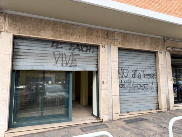 negozio in affitto a Roma in zona Torrevecchia