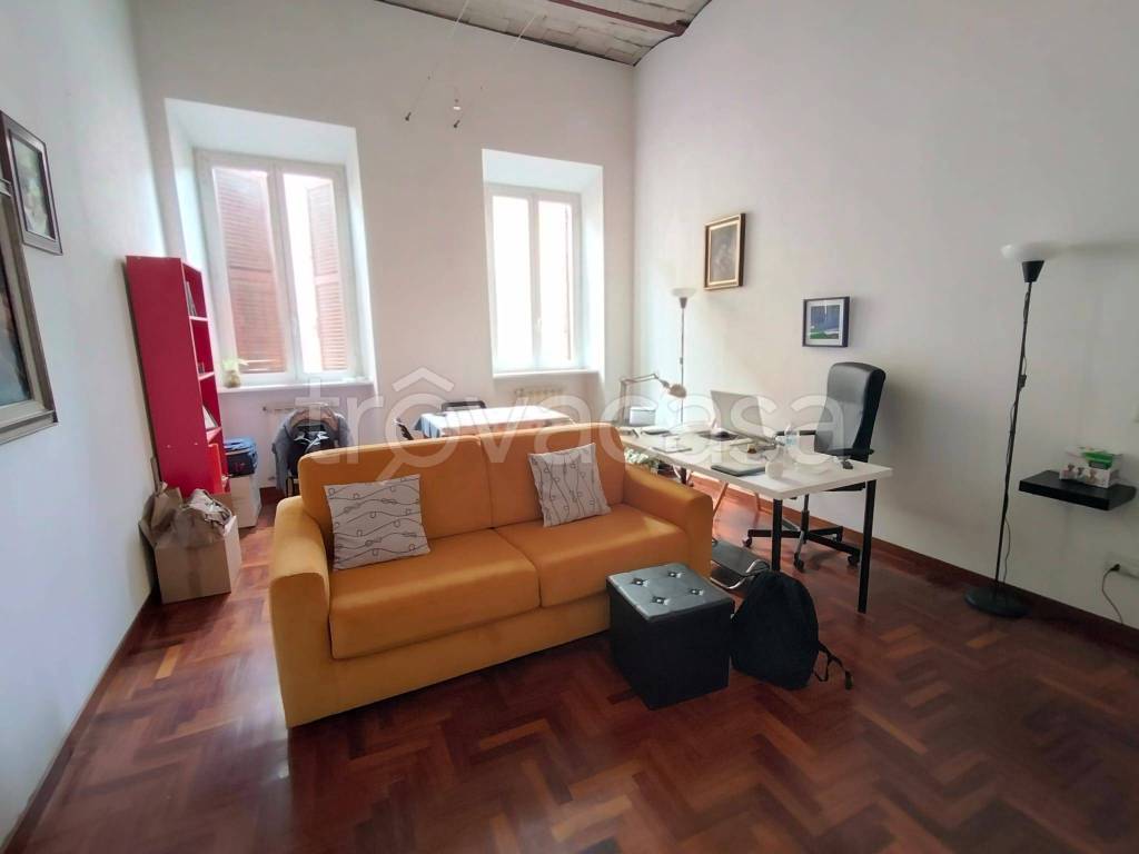 appartamento in affitto a Roma in zona Trevi-Colonna