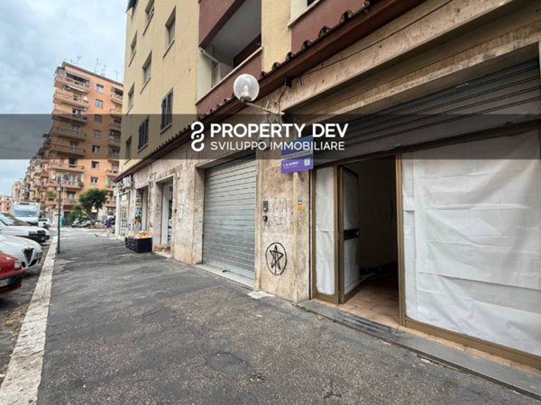 negozio in affitto a Roma in zona Tuscolano