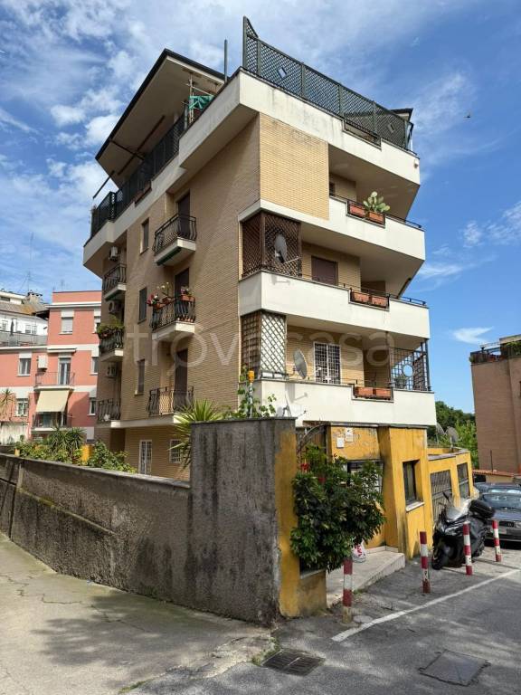 appartamento in affitto a Roma in zona Tomba di Nerone