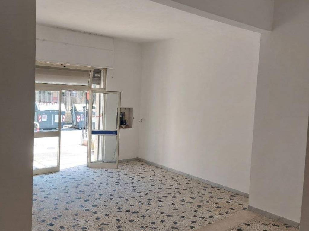 negozio in affitto a Roma in zona Primavalle