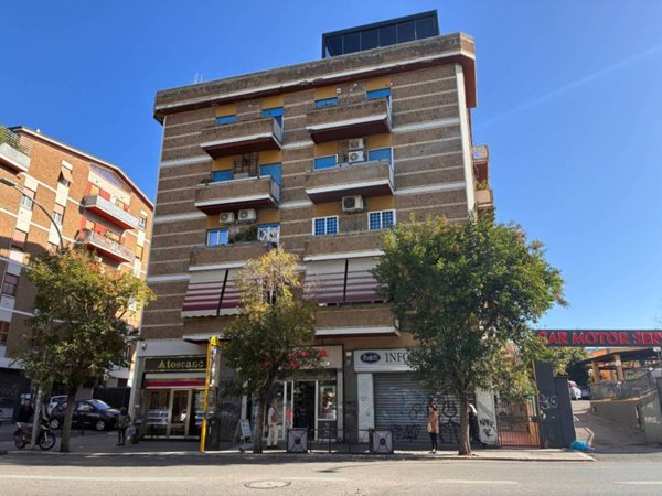 negozio in affitto a Roma in zona Prenestino-Labicano