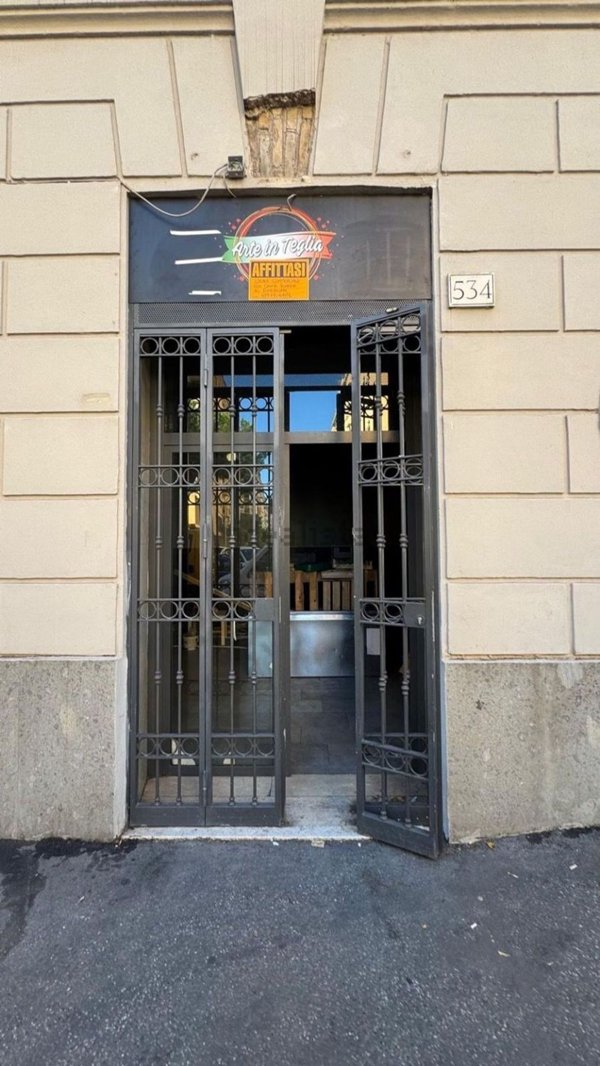 locale commerciale in affitto a Roma in zona Appio Latino