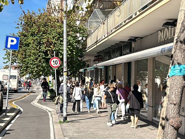 negozio in affitto a Roma in zona Cinecittà