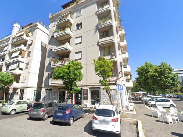 negozio in affitto a Roma in zona Torrino