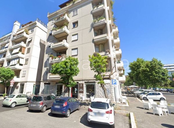 negozio in affitto a Roma in zona Torrino