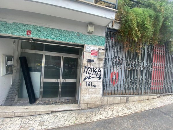 locale di sgombero in affitto a Roma in zona Gianicolense