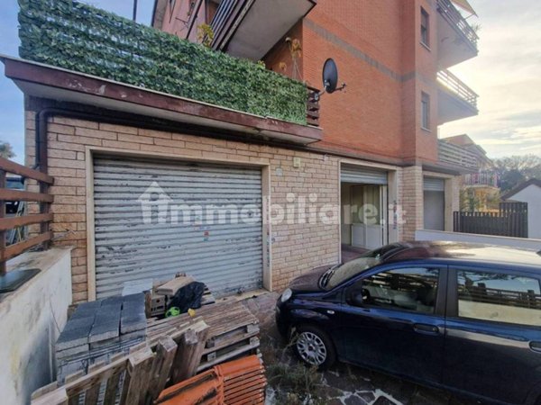 negozio in affitto a Roma in zona Montespaccato