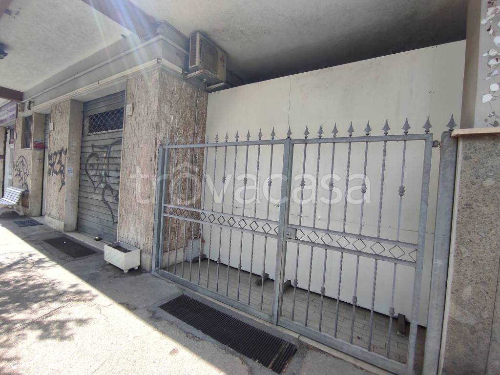 negozio in affitto a Roma in zona Ostia