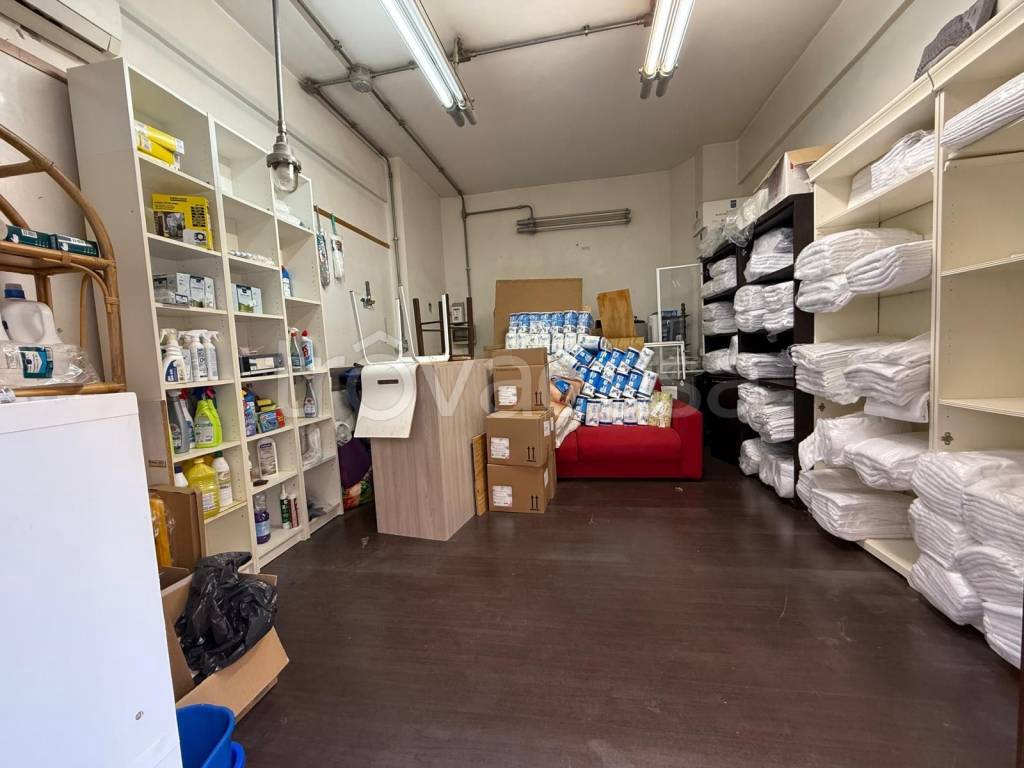 negozio in affitto a Roma in zona Ponte Mammolo