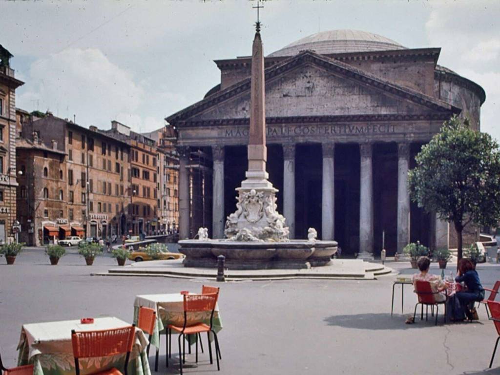 negozio in affitto a Roma in zona Parione/Sant'Eustachio