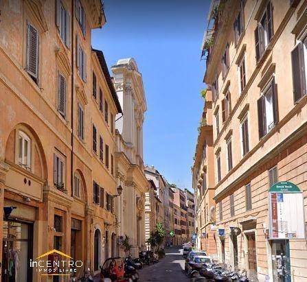 appartamento in affitto a Roma in zona Rione Regola