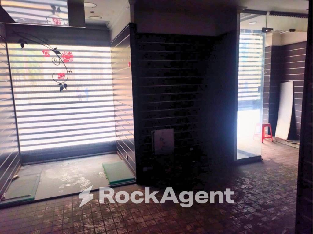 negozio in affitto a Roma in zona Rione Monti/Campitelli