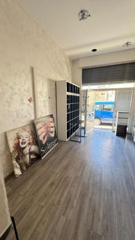 locale commerciale in affitto a Roma in zona Tuscolano