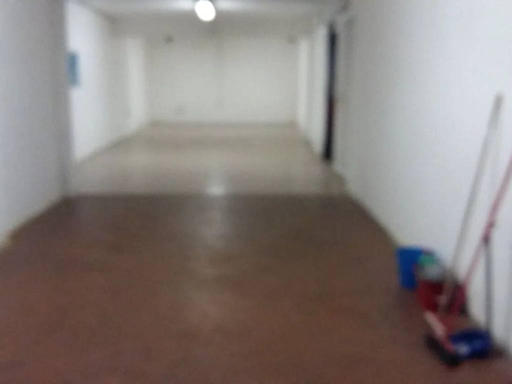 locale di sgombero in affitto a Roma in zona Grottarossa