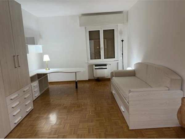 negozio in affitto a Roma in zona Don Bosco