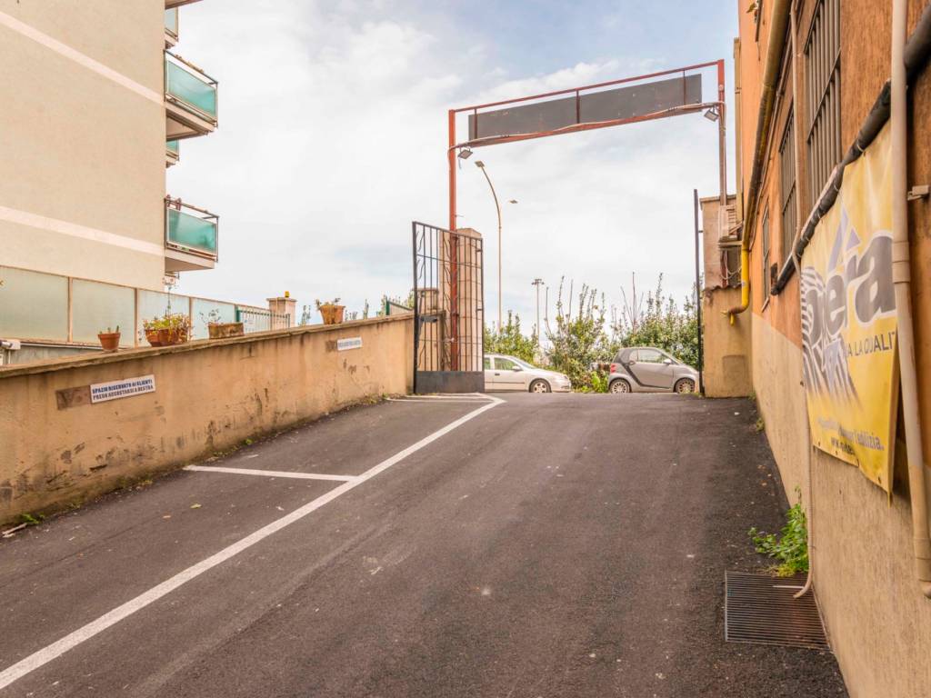 locale commerciale in affitto a Roma in zona Collatino