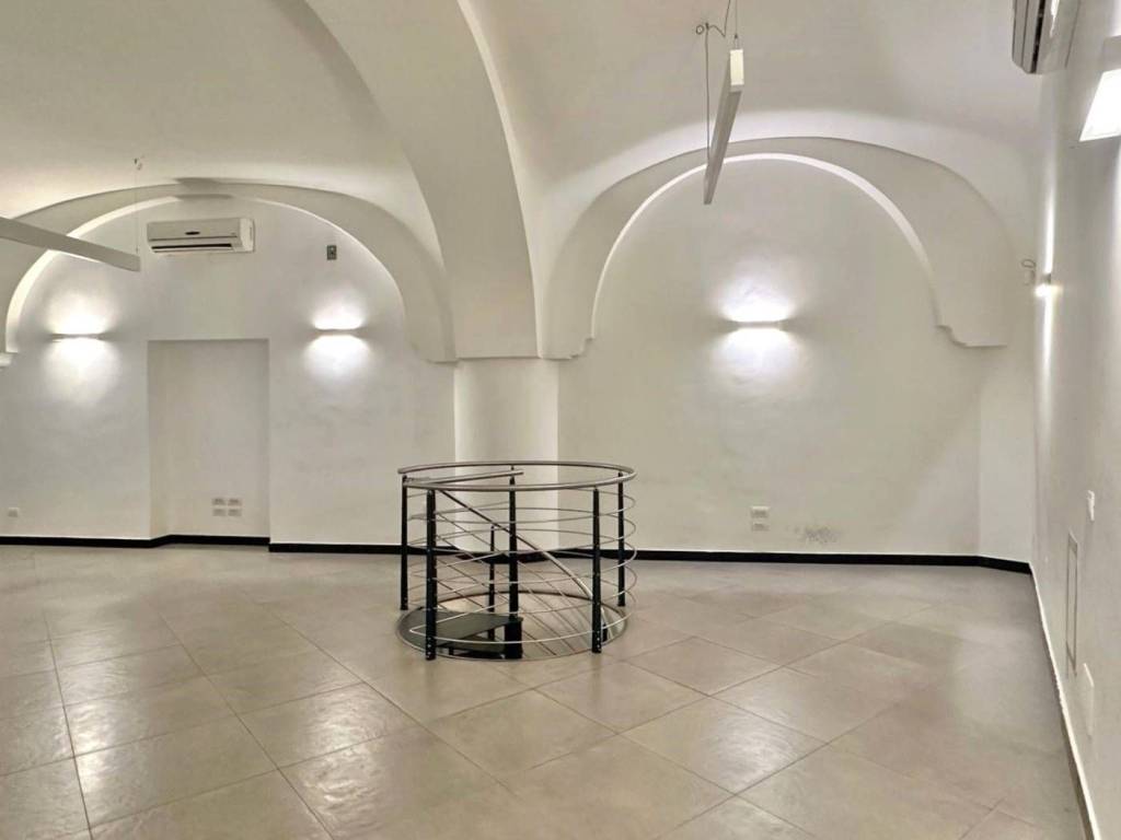 negozio in affitto a Roma in zona Rione Monti/Campitelli