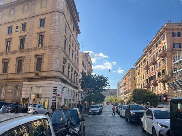 negozio in affitto a Roma in zona Rione Prati