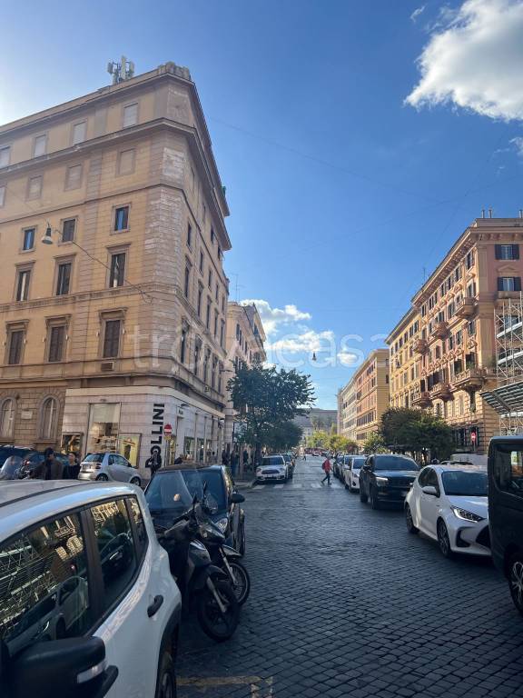 negozio in affitto a Roma in zona Rione Prati