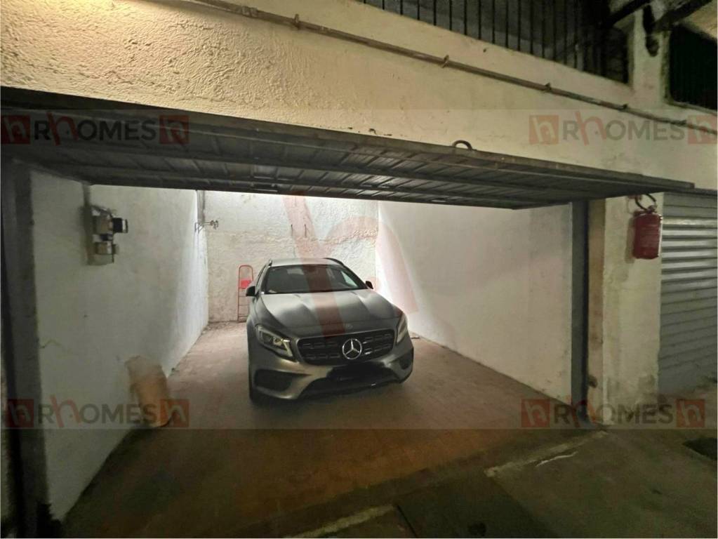 locale di sgombero in affitto a Roma in zona Appio Claudio