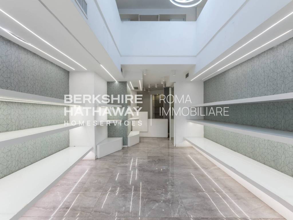 negozio in affitto a Roma in zona Rione Prati