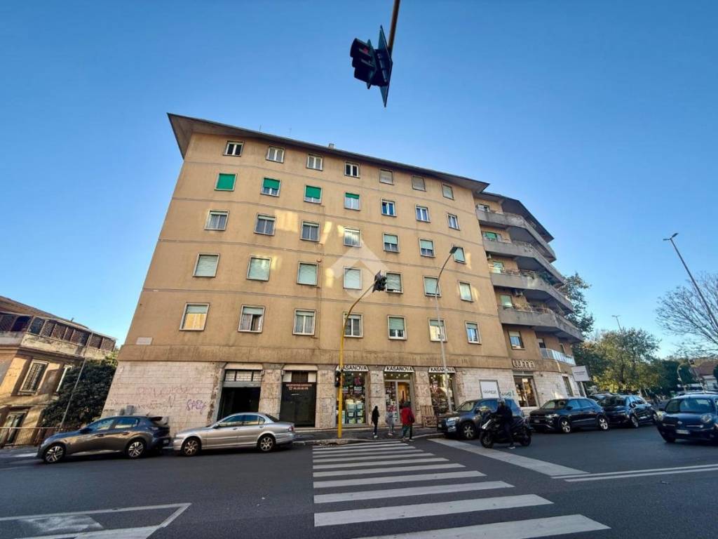 negozio in affitto a Roma in zona Trionfale