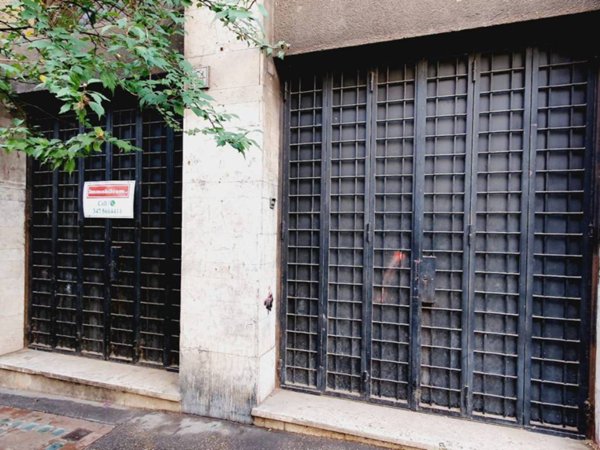 negozio in affitto a Roma in zona Appio Latino
