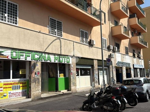 negozio in affitto a Roma in zona Ostiense