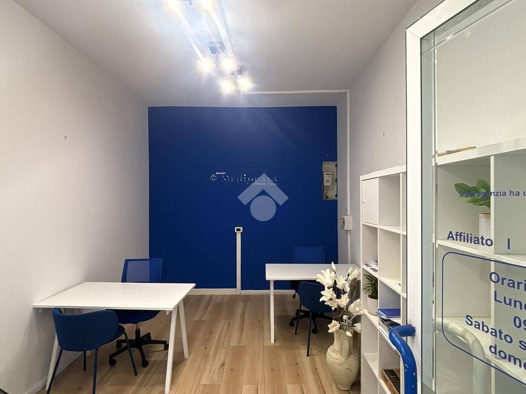 negozio in affitto a Roma in zona Tuscolano