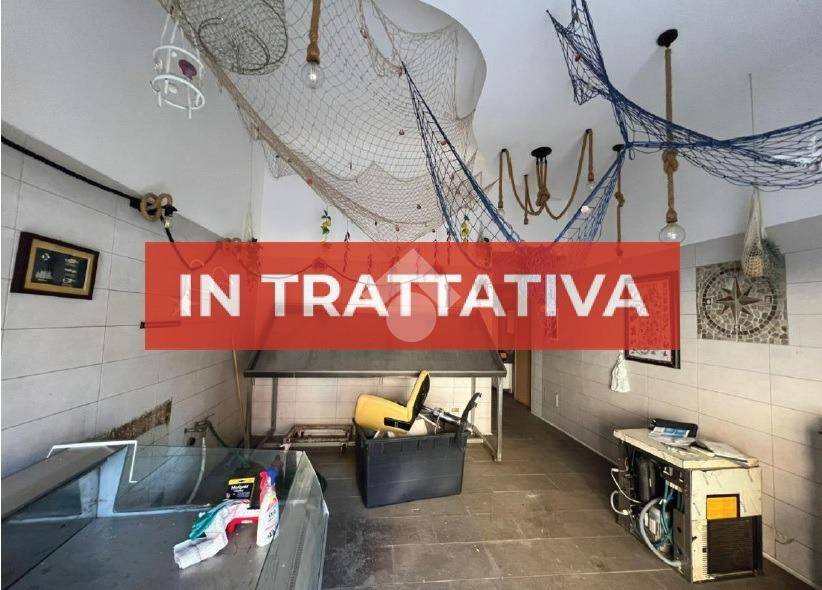 negozio in affitto a Roma in zona Appio Latino