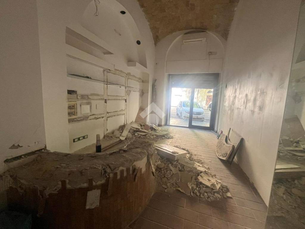 locale commerciale in affitto a Roma in zona Esquilino