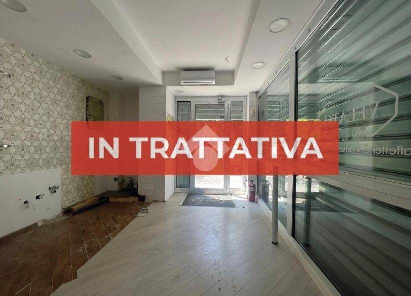 negozio in affitto a Roma in zona Appio Latino