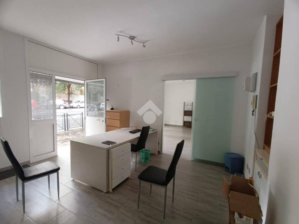 negozio in affitto a Roma in zona Rione Monti/Campitelli