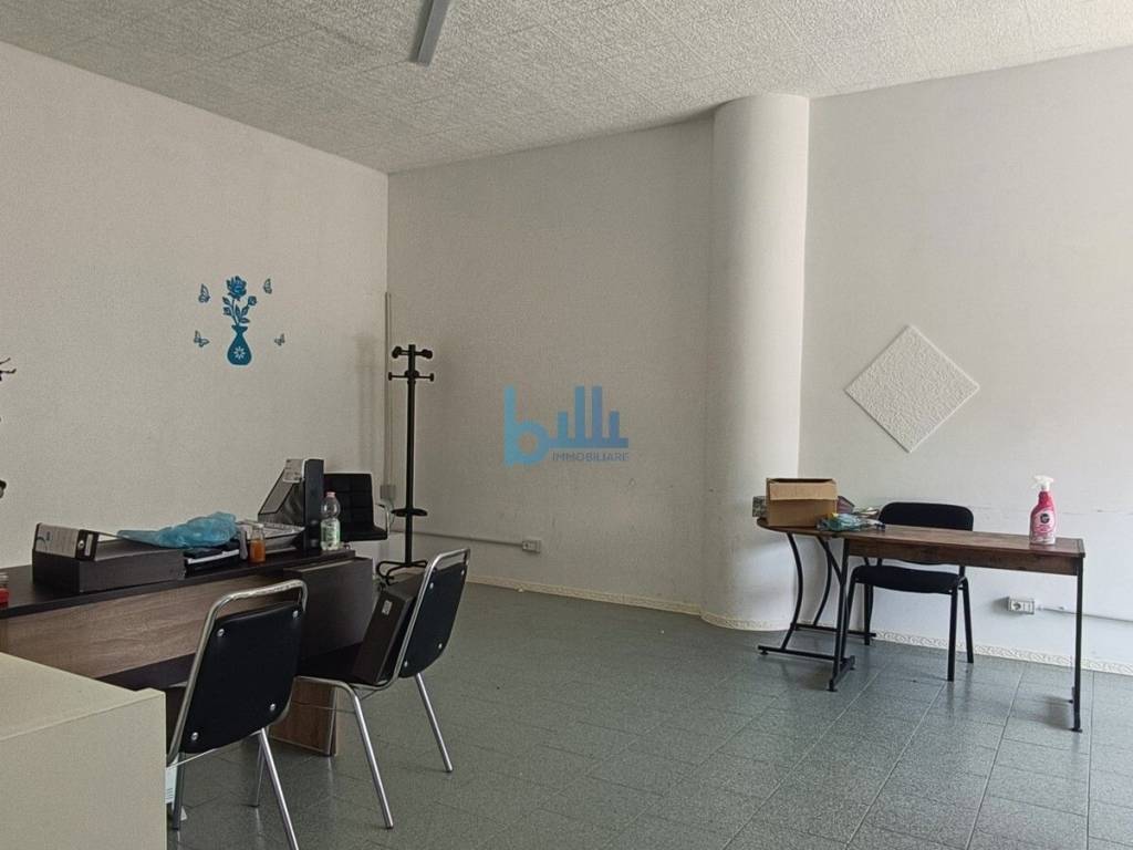 negozio in affitto a Roma in zona Ponte di Nona