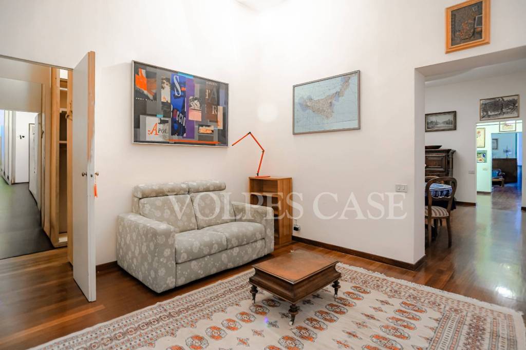 appartamento in affitto a Roma in zona Trevi-Colonna