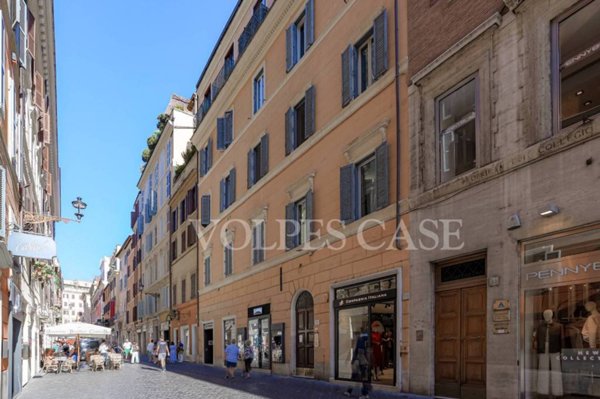appartamento in affitto a Roma in zona Trevi-Colonna