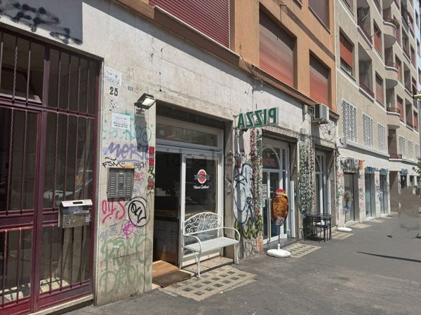 locale commerciale in affitto a Roma in zona Tuscolano