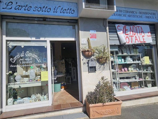 negozio in affitto a Roma in zona Axa