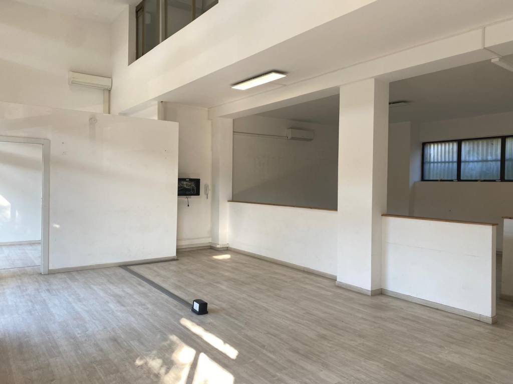 negozio in affitto a Roma in zona Torrino