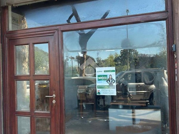negozio in affitto a Roma in zona Ostia