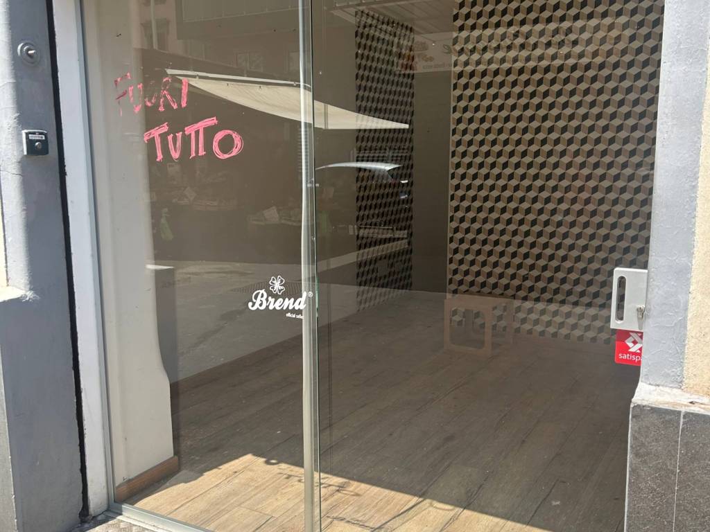 negozio in affitto a Roma in zona Appio Latino