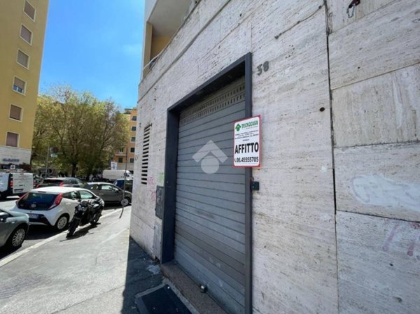 negozio in affitto a Roma in zona Nomentano