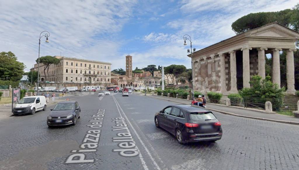 negozio in affitto a Roma in zona San Saba - Ripa