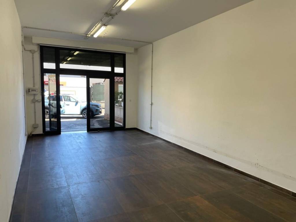 negozio in affitto a Roma in zona Romanina