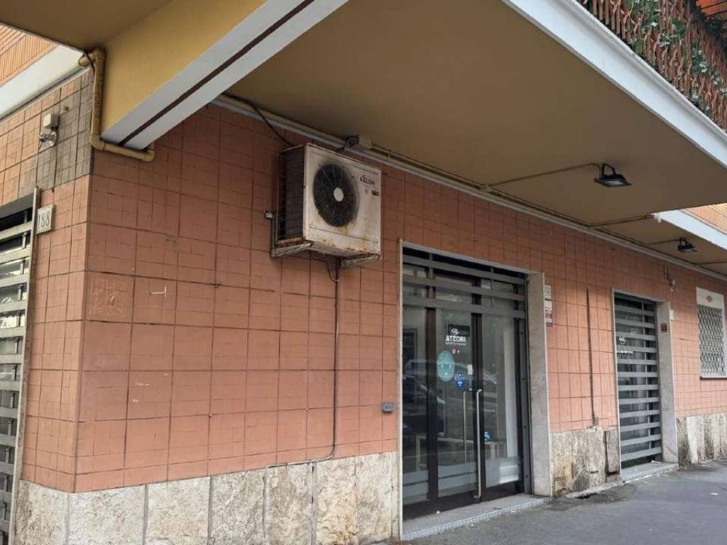 negozio in affitto a Roma in zona Ostia