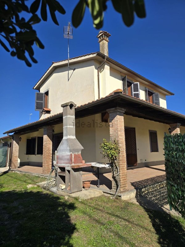 casa indipendente in affitto a Roma in zona Valle Muricana