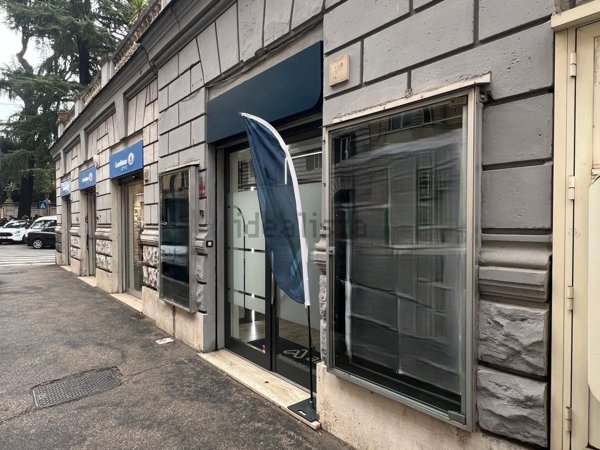 locale commerciale in affitto a Roma in zona Salario